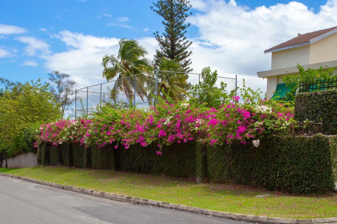 2 BR on Private Estate Apartment Kingston Exterior foto