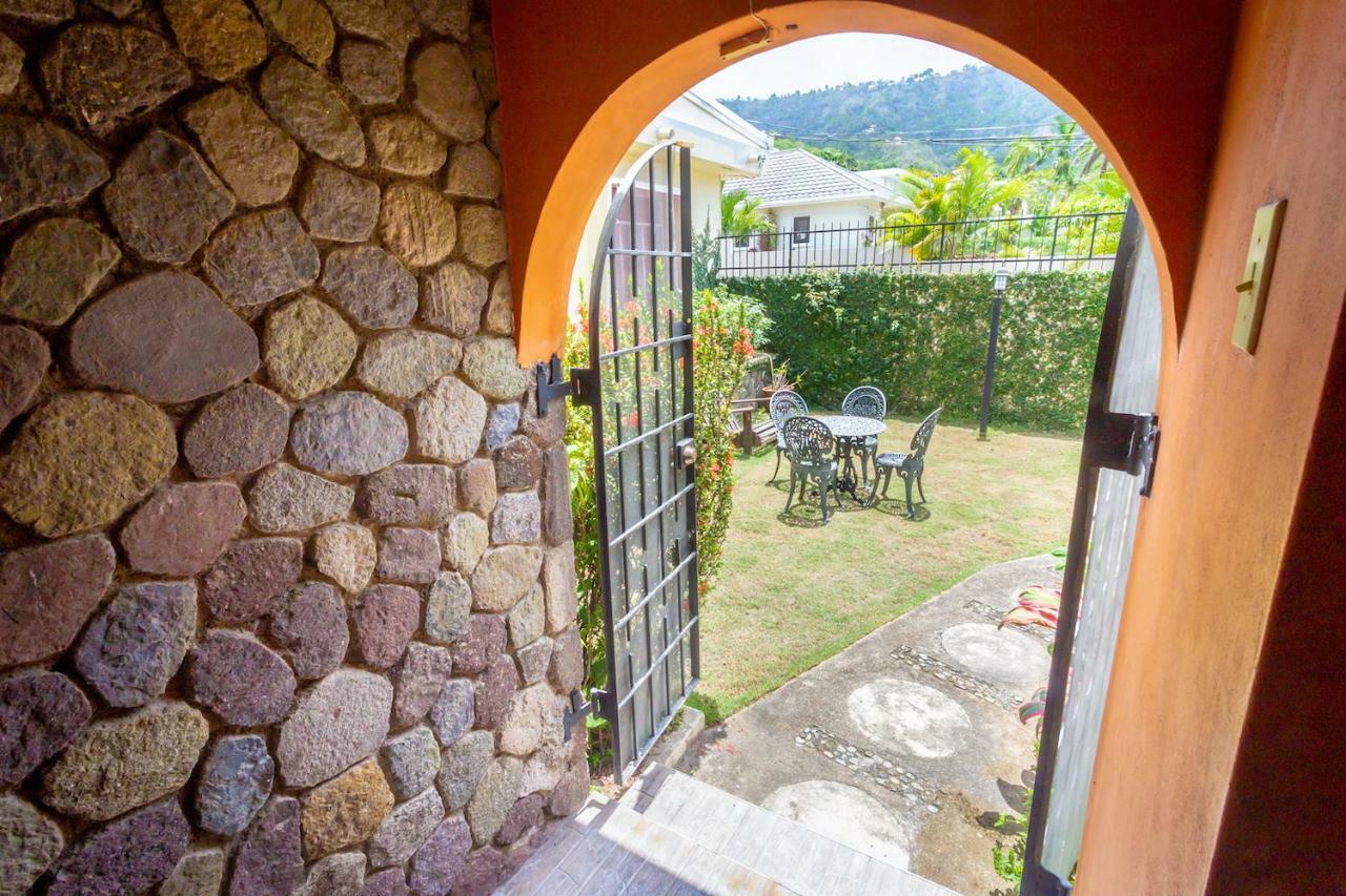 2 BR on Private Estate Apartment Kingston Exterior foto