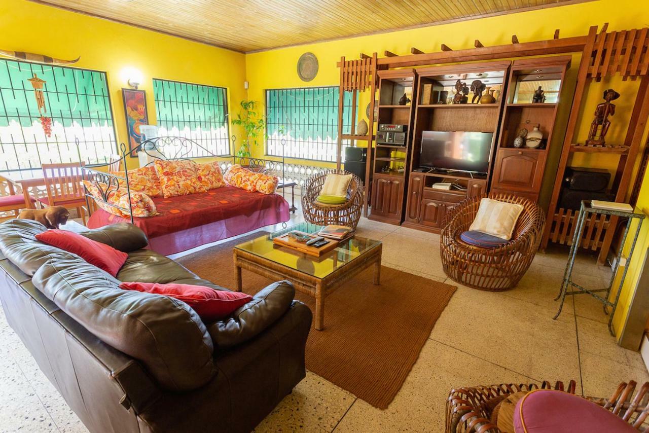 2 BR on Private Estate Apartment Kingston Exterior foto